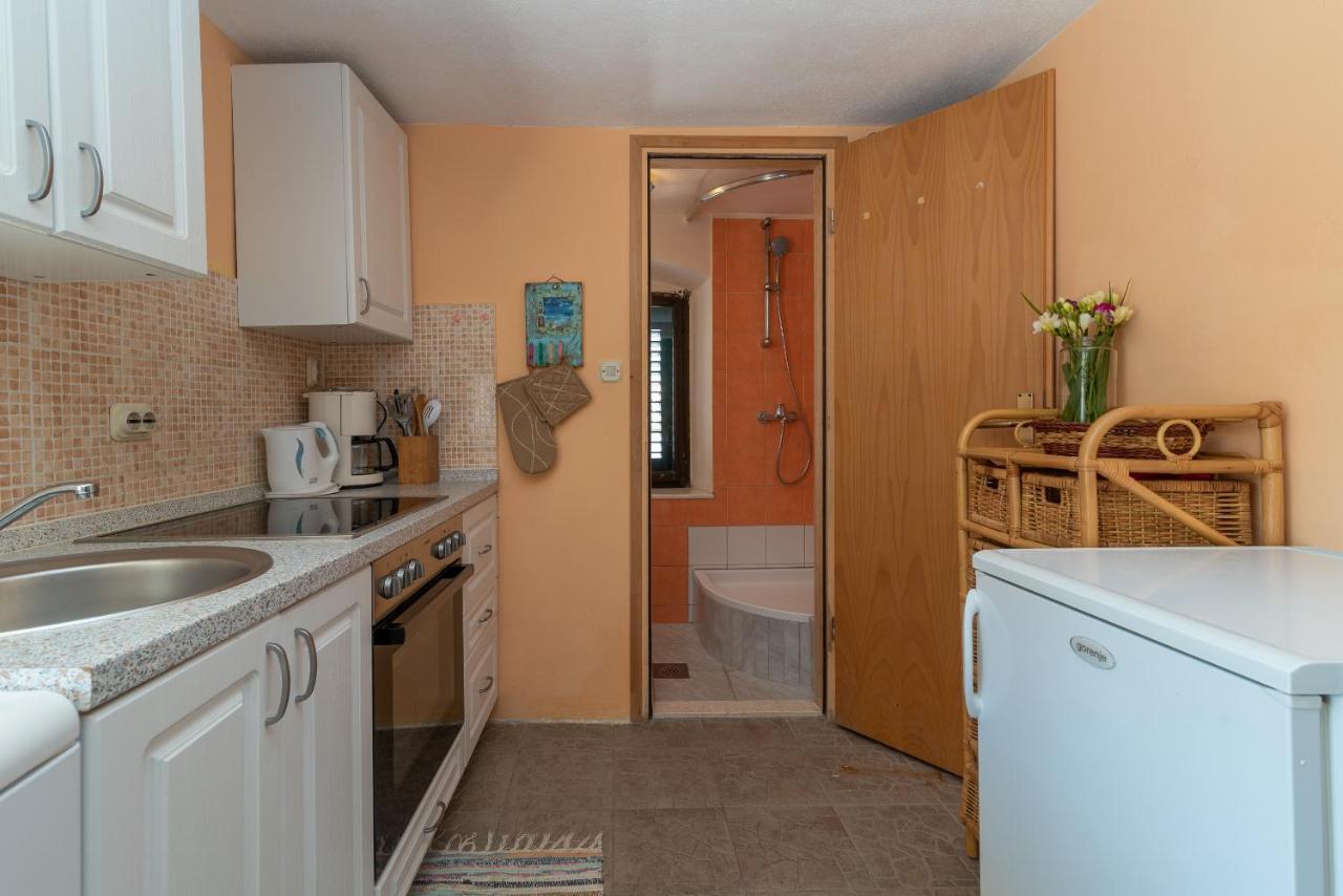 Apartment Ana Trogir Exteriör bild