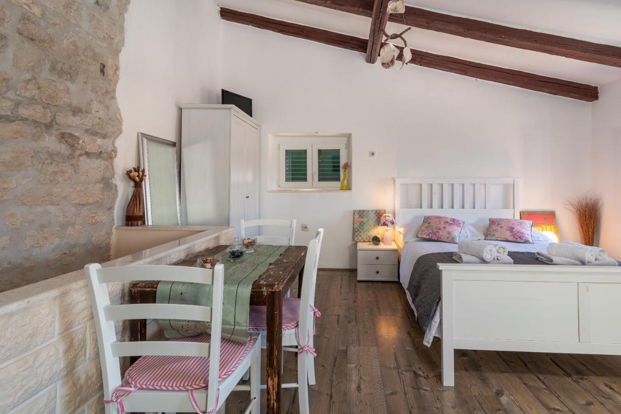 Apartment Ana Trogir Exteriör bild